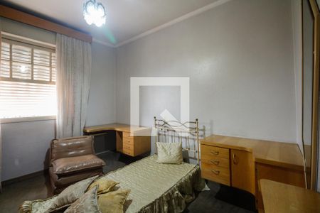 Casa à venda com 251m², 2 quartos e 6 vagasQuarto 2