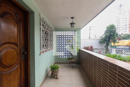 Casa à venda com 251m², 2 quartos e 6 vagasEntrada