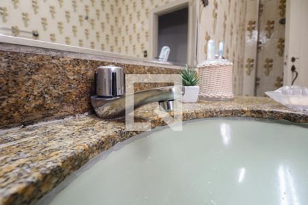 Banheiro de casa à venda com 2 quartos, 251m² em Vila Regente Feijó, São Paulo