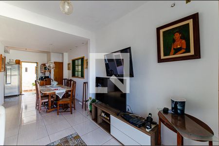 Sala de casa à venda com 4 quartos, 167m² em Itaipu, Niterói