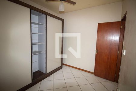 Quarto  de casa de condomínio para alugar com 2 quartos, 72m² em Vila Maria Helena, Duque de Caxias