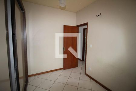 Quarto  de casa de condomínio para alugar com 2 quartos, 72m² em Vila Maria Helena, Duque de Caxias