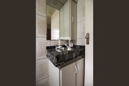 Lavabo de casa de condomínio para alugar com 2 quartos, 60m² em Vila Alpina, São Paulo