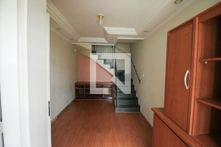 Sala de casa de condomínio para alugar com 2 quartos, 60m² em Vila Alpina, São Paulo