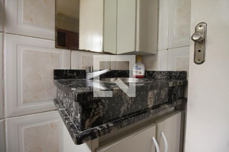 Lavabo de casa de condomínio para alugar com 2 quartos, 60m² em Vila Alpina, São Paulo