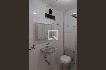 Banheiro de kitnet/studio para alugar com 1 quarto, 30m² em Santa Cecília, São Paulo