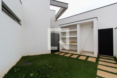 Casa de condomínio para alugar com 260m², 3 quartos e 4 vagas Casa de condomínio para alugar com 260m², 3 quartos e 4 vagasQuintal