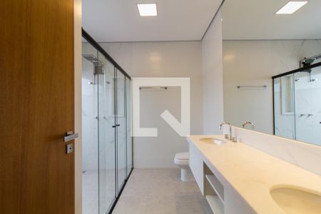 Casa de condomínio para alugar com 260m², 3 quartos e 4 vagas Casa de condomínio para alugar com 260m², 3 quartos e 4 vagasBanheiro suíte 3