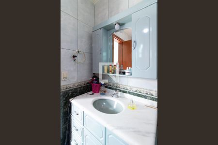 Casa de condomínio à venda com 178m², 3 quartos e 1 vaga Casa de condomínio à venda com 178m², 3 quartos e 1 vagaBanheiro da Suíte