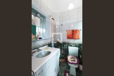 Casa de condomínio à venda com 178m², 3 quartos e 1 vaga Casa de condomínio à venda com 178m², 3 quartos e 1 vagaBanheiro da Suíte