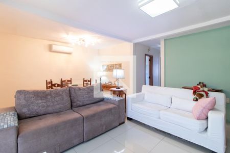 Sala de casa à venda com 3 quartos, 1017m² em Vila Nova, Porto Alegre
