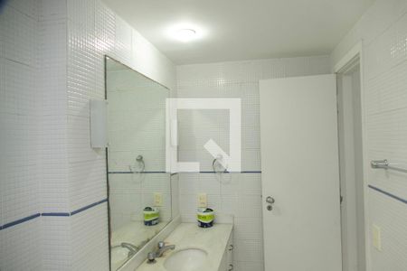 Apartamento para alugar com 64m², 2 quartos e 1 vaga Apartamento para alugar com 64m², 2 quartos e 1 vagaBanheiro social
