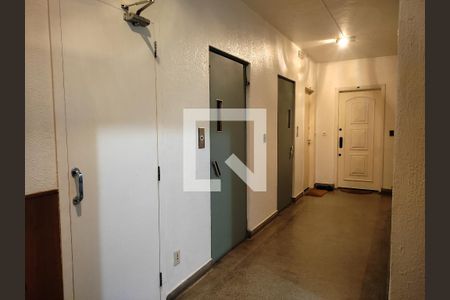 Apartamento para alugar com 64m², 2 quartos e 1 vaga Apartamento para alugar com 64m², 2 quartos e 1 vagaCorredor externo