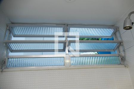 Apartamento para alugar com 64m², 2 quartos e 1 vaga Apartamento para alugar com 64m², 2 quartos e 1 vagaBanheiro social