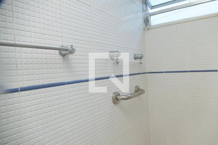 Apartamento para alugar com 64m², 2 quartos e 1 vaga Apartamento para alugar com 64m², 2 quartos e 1 vagaBanheiro social