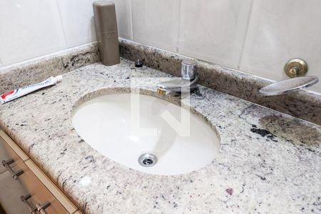 Casa à venda com 420m², 4 quartos e 4 vagasBanheiro da suíte 2