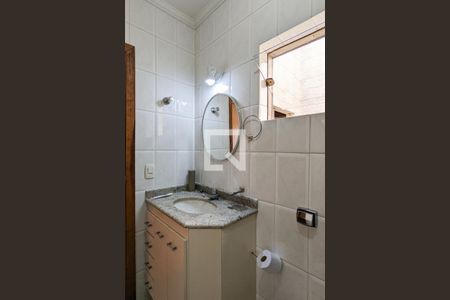 Casa à venda com 420m², 4 quartos e 4 vagasBanheiro da suíte 2