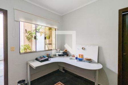 Casa à venda com 420m², 4 quartos e 4 vagasQuarto de serviço