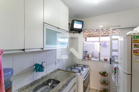 Cozinha de casa de condomínio à venda com 2 quartos, 114m² em Jaqueline, Belo Horizonte