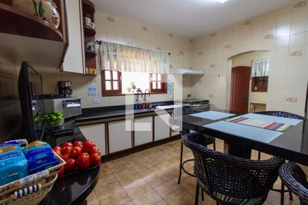 Casa à venda com 200m², 2 quartos e 2 vagasCozinha