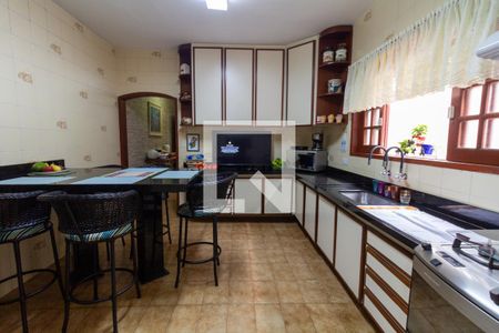 Casa à venda com 200m², 2 quartos e 2 vagasCozinha