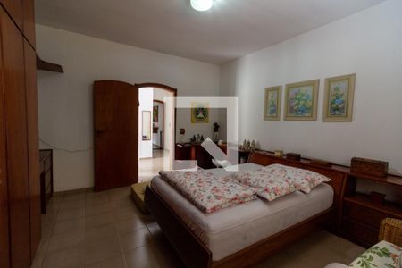 Casa à venda com 200m², 2 quartos e 2 vagasQuarto 1 Suíte