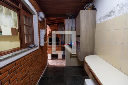 Casa à venda com 200m², 2 quartos e 2 vagasChurrasqueira