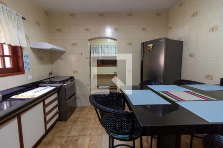 Casa à venda com 200m², 2 quartos e 2 vagasCozinha