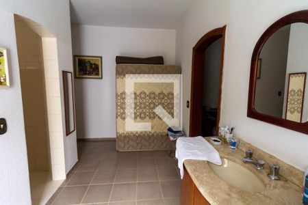 Casa à venda com 200m², 2 quartos e 2 vagasBanheiro Suíte 1