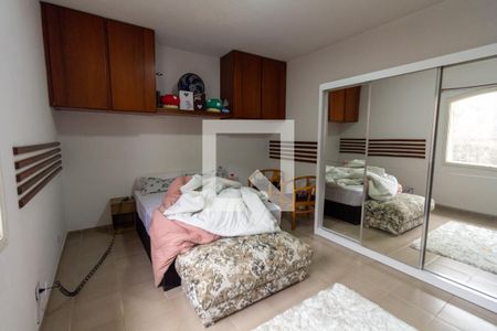 Casa à venda com 200m², 2 quartos e 2 vagasQuarto 2 Suíte