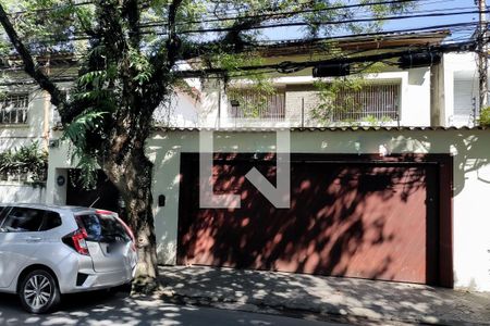 Casa para alugar com 300m², 3 quartos e 2 vagas Casa para alugar com 300m², 3 quartos e 2 vagasFachada