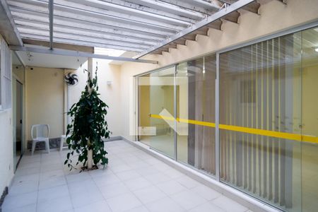 Casa para alugar com 300m², 3 quartos e 2 vagas Casa para alugar com 300m², 3 quartos e 2 vagasÁrea Externa