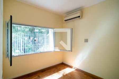 Casa para alugar com 300m², 3 quartos e 2 vagas Casa para alugar com 300m², 3 quartos e 2 vagasQuarto 2