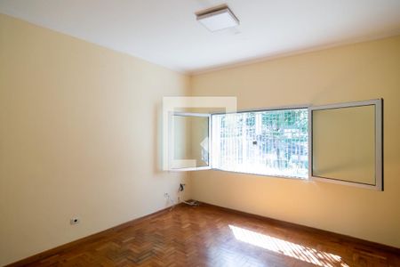 Casa para alugar com 300m², 3 quartos e 2 vagas Casa para alugar com 300m², 3 quartos e 2 vagasQuarto 2
