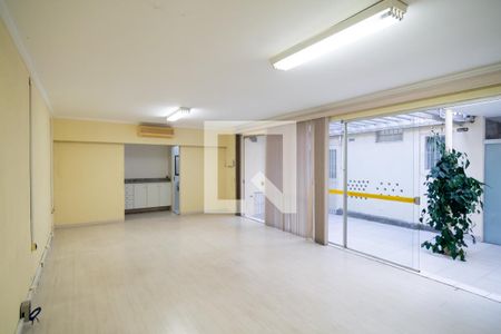 Casa para alugar com 300m², 3 quartos e 2 vagas Casa para alugar com 300m², 3 quartos e 2 vagasEdícula