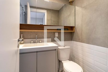 Apartamento para alugar com 69m², 2 quartos e 1 vaga Apartamento para alugar com 69m², 2 quartos e 1 vagaBanheiro 1 da Suíte