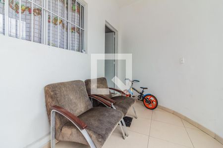 Casa para alugar com 1 quarto, 55m² em Jardim Santa Tereza, Carapicuíba
