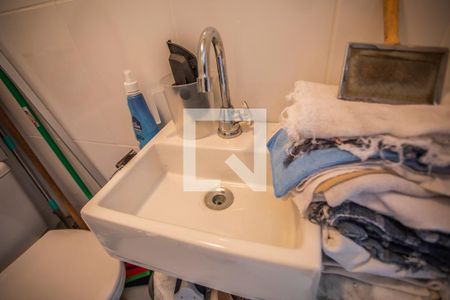 Apartamento à venda com 67m², 2 quartos e 2 vagas Apartamento à venda com 67m², 2 quartos e 2 vagasBanheiro de Serviço - Torneira