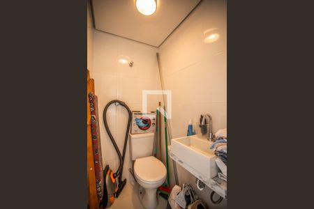 Apartamento à venda com 67m², 2 quartos e 2 vagas Apartamento à venda com 67m², 2 quartos e 2 vagasBanheiro de Serviço