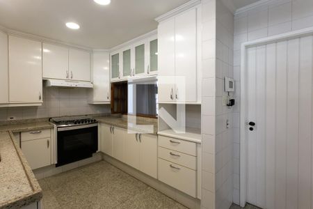 Casa para alugar com 350m², 5 quartos e 4 vagasCozinha