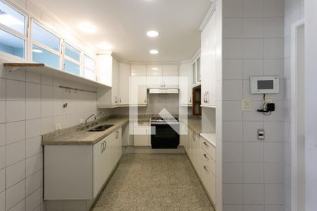 Casa para alugar com 350m², 5 quartos e 4 vagasCozinha