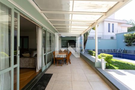 Varanda com Churrasqueira de casa à venda com 5 quartos, 350m² em Boaçava, São Paulo