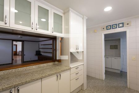 Casa para alugar com 350m², 5 quartos e 4 vagasCozinha