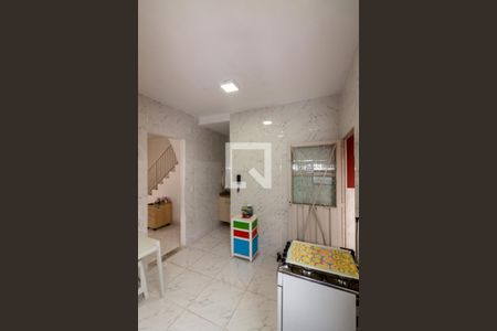 Casa de condomínio para alugar com 100m², 3 quartos e 2 vagas Casa de condomínio para alugar com 100m², 3 quartos e 2 vagasCozinha