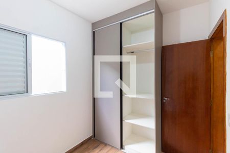 Quarto 1 de apartamento para alugar com 2 quartos, 42m² em Parque Maria Luiza, São Paulo