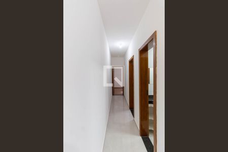 Corredor de apartamento para alugar com 2 quartos, 42m² em Parque Maria Luiza, São Paulo