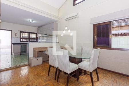 Sala de casa à venda com 3 quartos, 180m² em Passo das Pedras, Porto Alegre