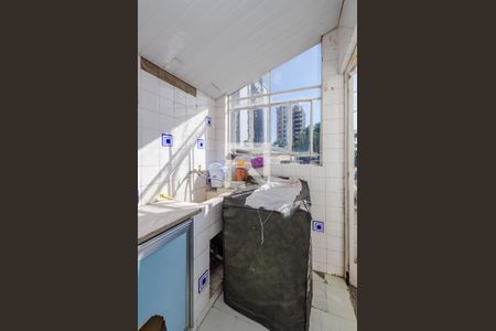 Casa à venda com 500m², 6 quartos e 3 vagas Casa à venda com 500m², 6 quartos e 3 vagasÁrea de Serviço