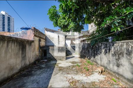 Casa à venda com 500m², 6 quartos e 3 vagas Casa à venda com 500m², 6 quartos e 3 vagasQuintal