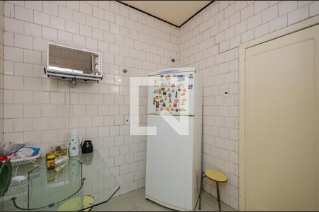 Casa à venda com 500m², 6 quartos e 3 vagas Casa à venda com 500m², 6 quartos e 3 vagasCopa